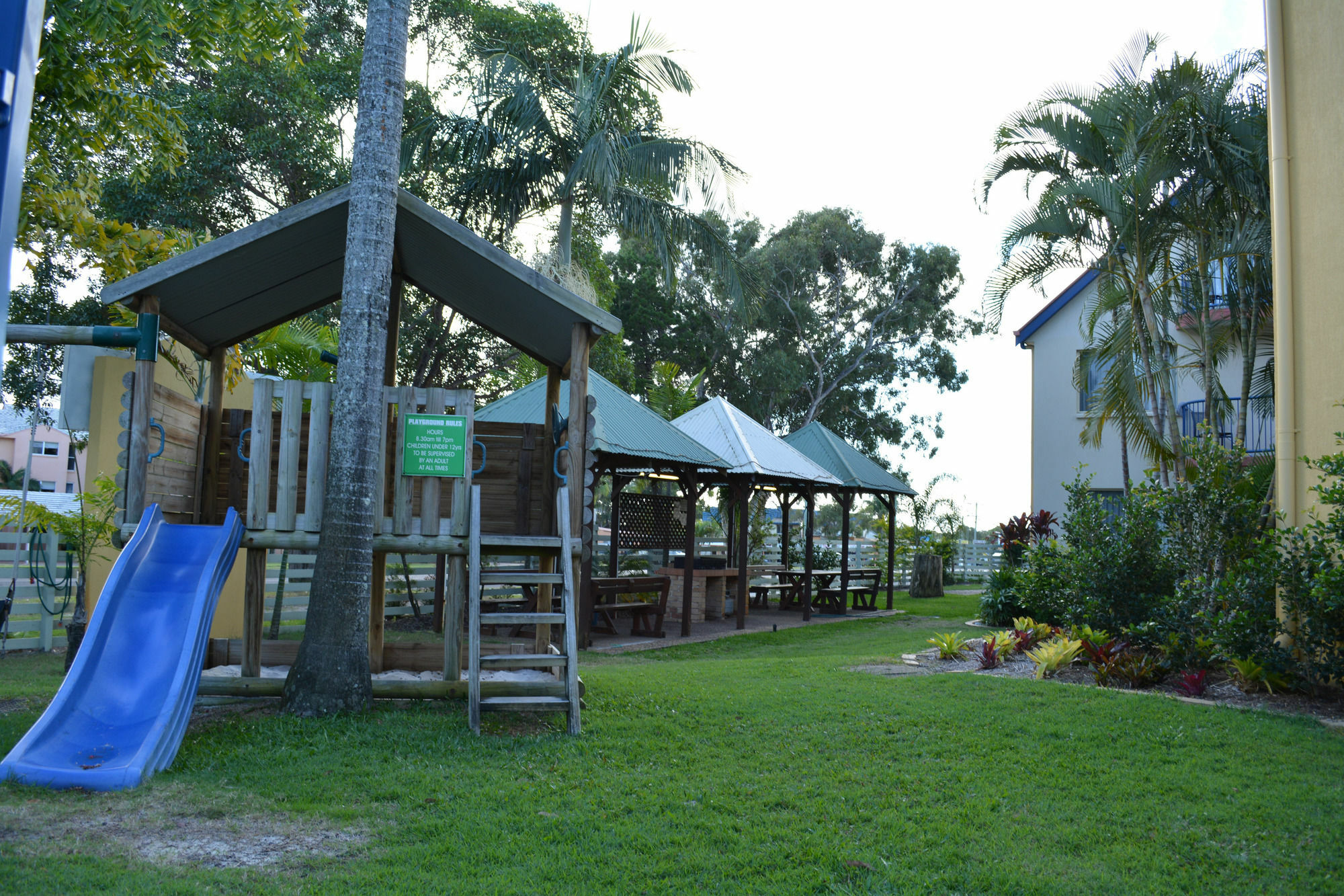 Rainbow Getaway Holiday Apartments Rainbow Beach Exterior photo
